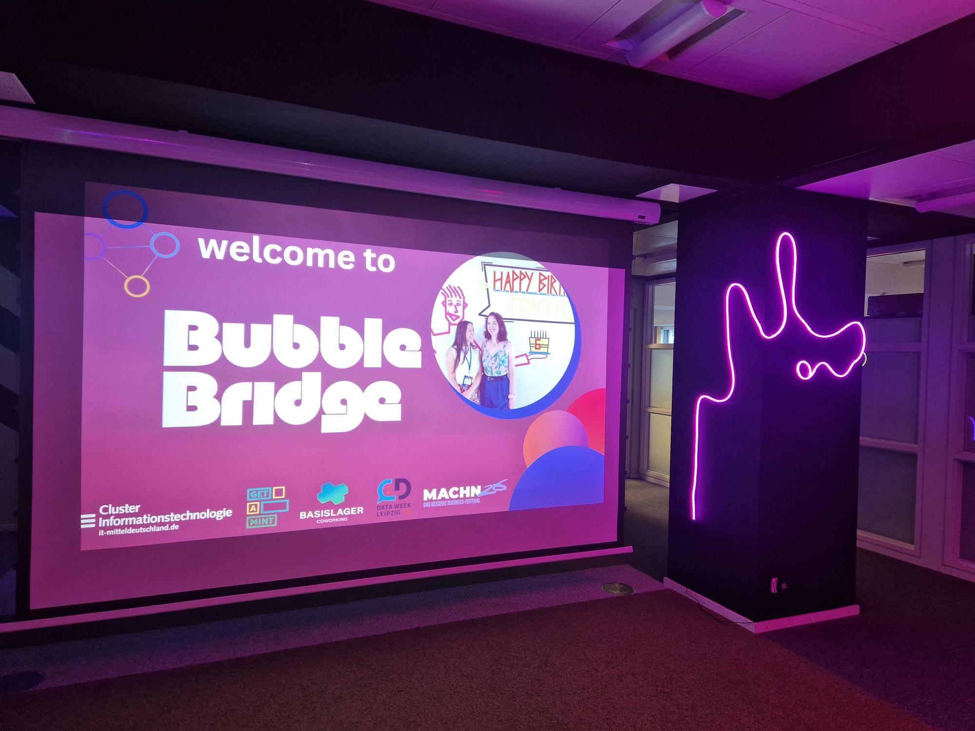 Banner der Bubble Bridge Veranstaltung